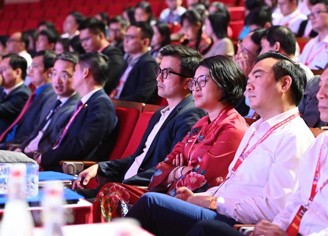 Tập hợp trí tuệ Việt, kết nối nguồn lực hiện tại để phát triển đất nước trong tương lai- Ảnh 3. Tập hợp trí tuệ Việt, kết nối nguồn lực hiện tại để phát triển đất nước trong tương lai- Ảnh 3.