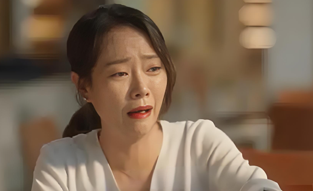 Mẹ than thở không sống nổi với hi88 com dâu nên tôi mua cho bà căn hộ ở riêng, ngờ đâu được 3 tháng thì mẹ khiến tôi sốc đến nghẹt thở- Ảnh 1.