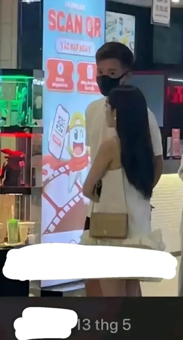 Tiền vệ Hoàng Đức 27 tuổi đã giàu sụ, ở nhà lầu lái xe sang, rộ tin hẹn hò với mẹ đơn thân mới gây sốt- Ảnh 5. Tiền vệ Hoàng Đức 27 tuổi đã giàu sụ, ở nhà lầu lái xe sang, rộ tin hẹn hò với mẹ đơn thân mới gây sốt- Ảnh 5.