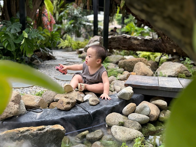 Check quán cafe "vibe" rừng nhiệt đới, rộng như khu sinh thái giữa Hải Phòng: Con chơi cả ngày không chán, mẹ "hết hơi" nhưng có đầy ảnh chill- Ảnh 15.
