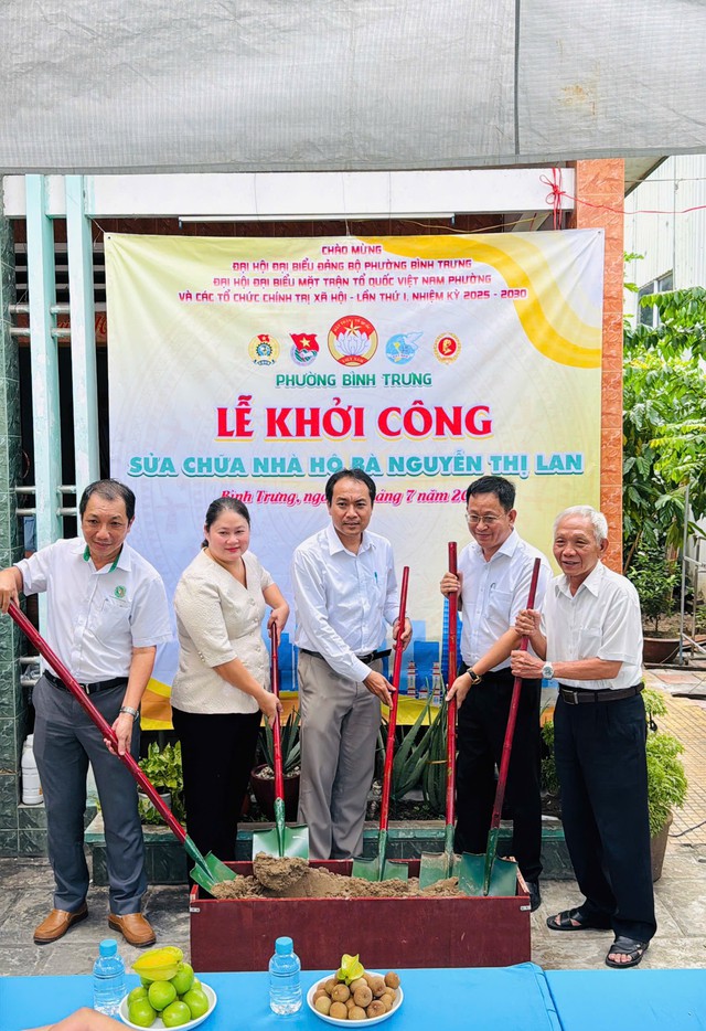 TP. Hồ Chí Minh lan tỏa nghĩa tình nhân kỷ niệm Ngày Thương binh - Liệt sĩ 27/7: Nghĩa cử tri ân lan tỏa từ y tế đến cộng đồng- Ảnh 4. TP. Hồ Chí Minh lan tỏa nghĩa tình nhân kỷ niệm Ngày Thương binh - Liệt sĩ 27/7: Nghĩa cử tri ân lan tỏa từ y tế đến cộng đồng- Ảnh 4.