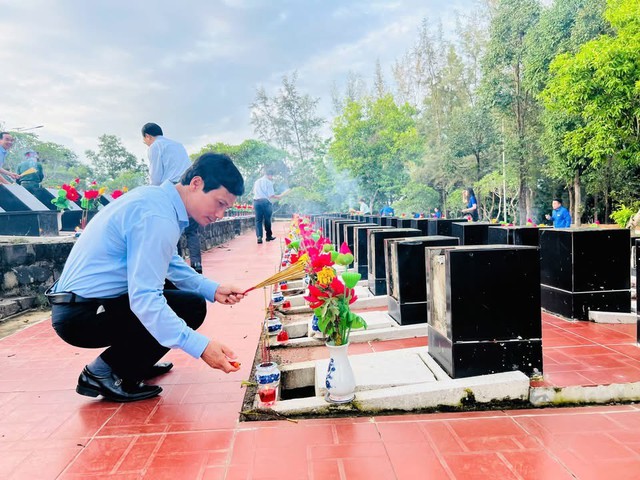 Tuổi trẻ tri ân: Thắp sáng đạo lý “Uống nước nhớ nguồn”- Ảnh 2. Tuổi trẻ tri ân: Thắp sáng đạo lý “Uống nước nhớ nguồn”- Ảnh 2.