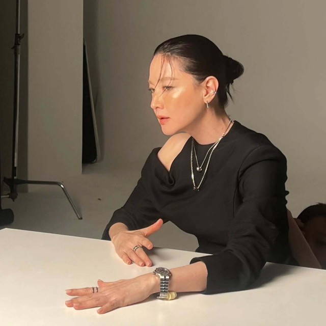Ngoài phim Nàng Dae Jang Geum, Lee Young Ae còn xinh đẹp rung động lòng người với tạo hình hiện đại, đẳng cấp "quốc bảo nhan sắc" là đây- Ảnh 15.