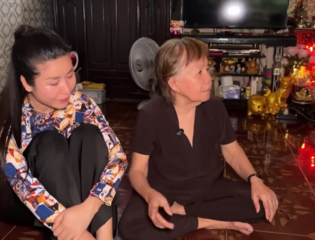 Bạn th&acirc;n tiếc cho NSND Thanh Kim Huệ: "Thừa tiền mua nh&agrave; mặt tiền nhưng lại đi mua nh&agrave; trong hẻm"- Ảnh 1.
