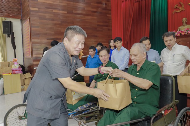 Chuyến thăm hỏi, tri ân các bác thương bệnh binh tại Trung tâm điều dưỡng Thuận Thành – Bắc Ninh- Ảnh 3. Chuyến thăm hỏi, tri ân các bác thương bệnh binh tại Trung tâm điều dưỡng Thuận Thành – Bắc Ninh- Ảnh 3.