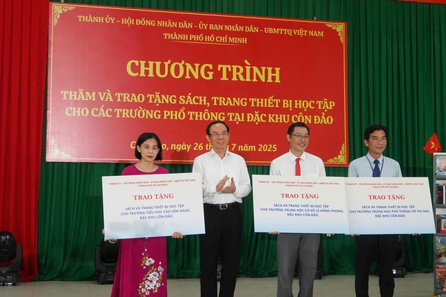 Côn Đảo – Bản hùng ca bất diệt trong lòng tuổi trẻ thành phố Hồ Chí Minh- Ảnh 1. Côn Đảo – Bản hùng ca bất diệt trong lòng tuổi trẻ thành phố Hồ Chí Minh- Ảnh 1.