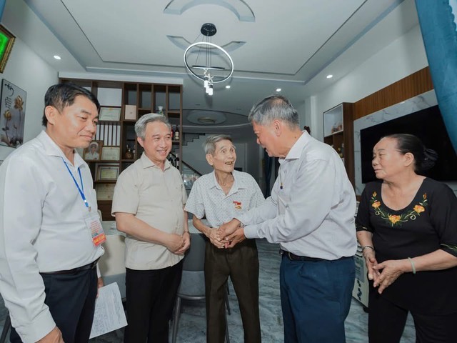 Côn Đảo – Bản hùng ca bất diệt trong lòng tuổi trẻ thành phố Hồ Chí Minh- Ảnh 5. Côn Đảo – Bản hùng ca bất diệt trong lòng tuổi trẻ thành phố Hồ Chí Minh- Ảnh 5.