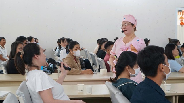 Lớp học tiền sản “Hướng dẫn tắm bé” tại Bệnh viện Phụ sản MêKông: Trang bị kỹ năng chăm sóc bé yêu cho ba mẹ trước ngày vượt cạn- Ảnh 1. Lớp học tiền sản “Hướng dẫn tắm bé” tại Bệnh viện Phụ sản MêKông: Trang bị kỹ năng chăm sóc bé yêu cho ba mẹ trước ngày vượt cạn- Ảnh 1.