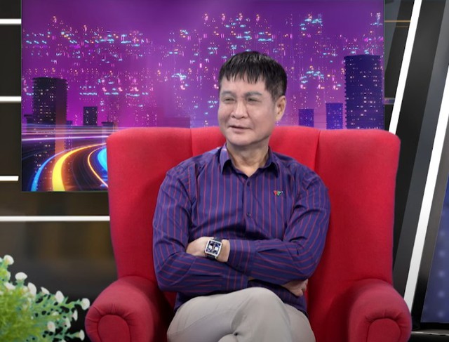 Đạo diễn Lê Hoàng: "Cấm yêu nhau ở công ty là sai pháp luật, bị đuổi việc có thể kiện"- Ảnh 1. Đạo diễn Lê Hoàng: "Cấm yêu nhau ở công ty là sai pháp luật, bị đuổi việc có thể kiện"- Ảnh 1.