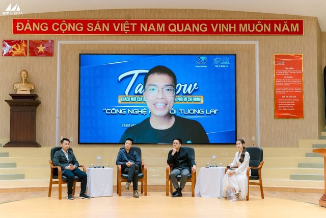 Lan tỏa tinh thần đổi mới sáng tạo từ talkshow “Công nghệ kết nối tương lai”- Ảnh 1. Lan tỏa tinh thần đổi mới sáng tạo từ talkshow “Công nghệ kết nối tương lai”- Ảnh 1.