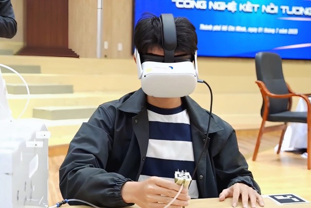 Lan tỏa tinh thần đổi mới sáng tạo từ talkshow “Công nghệ kết nối tương lai”- Ảnh 3. Lan tỏa tinh thần đổi mới sáng tạo từ talkshow “Công nghệ kết nối tương lai”- Ảnh 3.