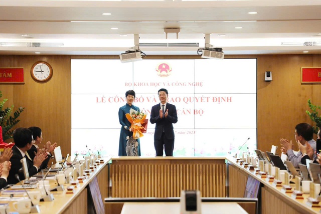 Bộ Khoa học và Công nghệ công bố quyết định về công tác cán bộ- Ảnh 1.