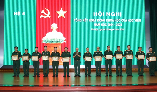 Một số yêu cầu trong đổi mới hoạt động nghiên cứu khoa học của học viên đào tạo sau đại học ở Học viện chính trị- Ảnh 3.
