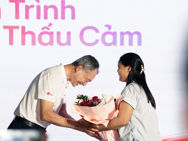 LG đánh dấu 30 năm đồng hành cùng Việt Nam với triển lãm nghệ thuật “The Art-ffection” tại Hà Nội- Ảnh 3. truc tiep bong da keo nha cai đánh dấu 30 năm đồng hành cùng Việt Nam với triển lãm nghệ thuật “The Art-ffection” tại Hà Nội- Ảnh 3.