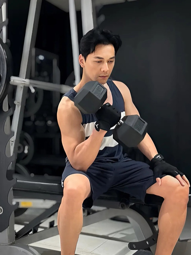 Chủ tịch ACB U50 body vẫn 6 múi cuộn cuộn gây bão mạng xã hội, bí quyết là đây!- Ảnh 7. Chủ tịch ACB U50 body vẫn 6 múi cuộn cuộn gây bão mạng xã hội, bí quyết là đây!- Ảnh 7.
