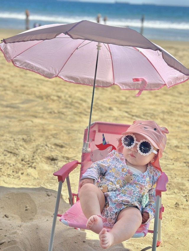 Bé út Hannie nhà Đông Nhi được khen xinh như tiểu tiên cá ở Phú Quốc, khoe chiếc bụng "tròn ủm" đến là yêu!- Ảnh 10. Bé út Hannie nhà Đông Nhi được khen xinh như tiểu tiên cá ở Phú Quốc, khoe chiếc bụng "tròn ủm" đến là yêu!- Ảnh 10.