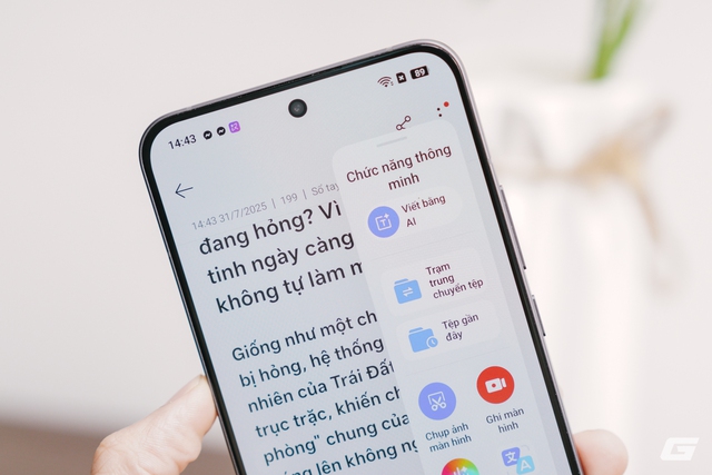 Cuộc sống bỗng nhẹ đi hẳn bong da truc tiep xoi lac cầm một chiếc máy 