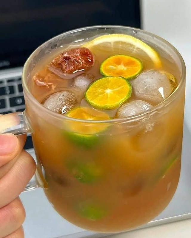 Một ly nước tên không đẹp mà uống vào đẹp không tưởng: Da bớt sạm, chống nắng tự nhiên- Ảnh 2. Một ly nước tên không đẹp mà uống vào đẹp không tưởng: Da bớt sạm, chống nắng tự nhiên- Ảnh 2.