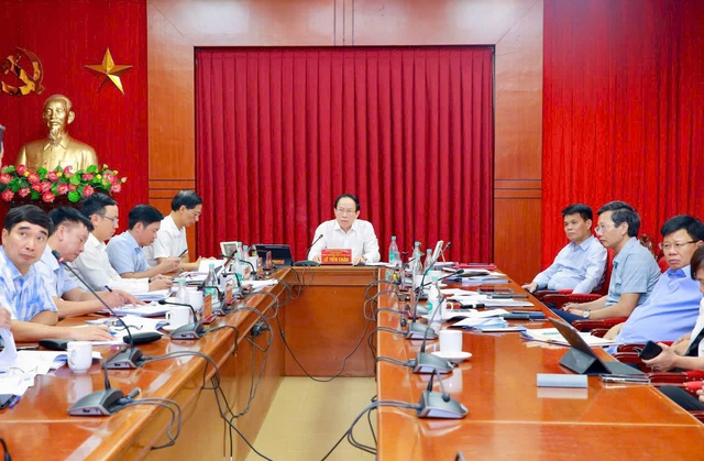 Hải Phòng: Ban Thường vụ Thành ủy nghe báo cáo công tác chuẩn bị tổ chức Kỳ họp ABAC 3- Ảnh 3. Hải Phòng: Ban Thường vụ Thành ủy nghe báo cáo công tác chuẩn bị tổ chức Kỳ họp ABAC 3- Ảnh 3.