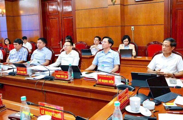 Hải Phòng: Ban Thường vụ Thành ủy nghe báo cáo công tác chuẩn bị tổ chức Kỳ họp ABAC 3- Ảnh 4. Hải Phòng: Ban Thường vụ Thành ủy nghe báo cáo công tác chuẩn bị tổ chức Kỳ họp ABAC 3- Ảnh 4.