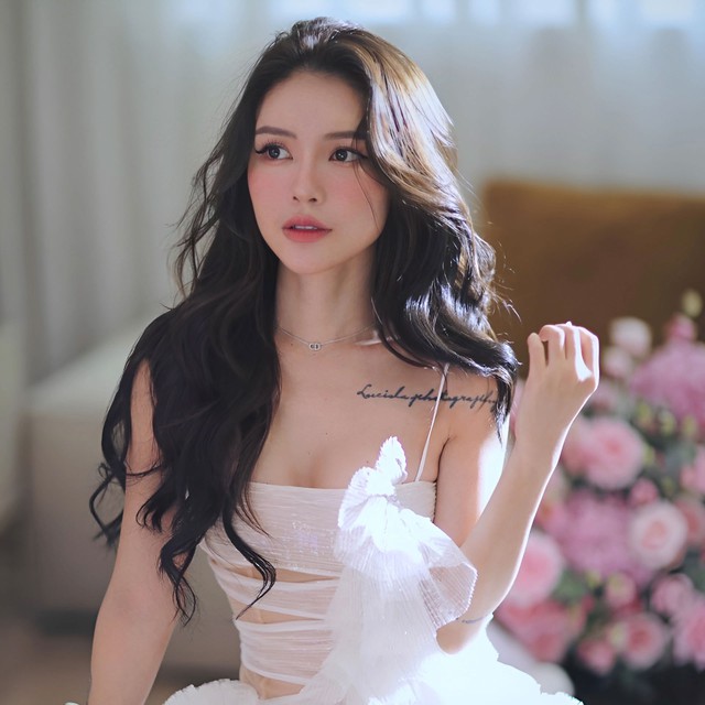 Đi chụp ảnh cưới ở Bắc Cực cùng chồng kém mình tận 9 tuổi, hot mom Lucie Nguyễn cái gì cũng không sợ, chỉ sợ GIÀ!- Ảnh 1. Đi chụp ảnh cưới ở Bắc Cực cùng chồng kém mình tận 9 tuổi, hot mom Lucie Nguyễn cái gì cũng không sợ, chỉ sợ GIÀ!- Ảnh 1.