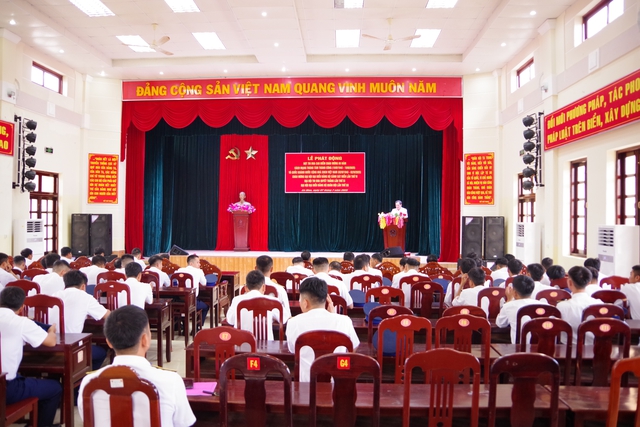 Hải đoàn 42 phát động đợt thi đua cao điểm chào mừng
các ngày hội lớn
- Ảnh 1. Hải đoàn 42 phát động đợt thi đua cao điểm chào mừng
các ngày hội lớn
- Ảnh 1.
