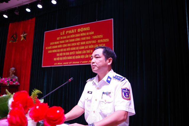 Hải đoàn 42 phát động đợt thi đua cao điểm chào mừng
các ngày hội lớn
- Ảnh 2. Hải đoàn 42 phát động đợt thi đua cao điểm chào mừng
các ngày hội lớn
- Ảnh 2.