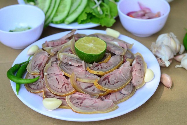 Không chỉ có biển xanh-cát trắng-nắng vàng, đến Đà Nẵng mà chưa ăn 3 món đặc sản này thì cần phải quay lại ngay thôi!- Ảnh 11. Không chỉ có lich bong da truc tiep xanh-cát trắng-nắng vàng, đến Đà Nẵng mà chưa ăn 3 món đặc sản này thì cần phải quay lại ngay thôi!- Ảnh 11.