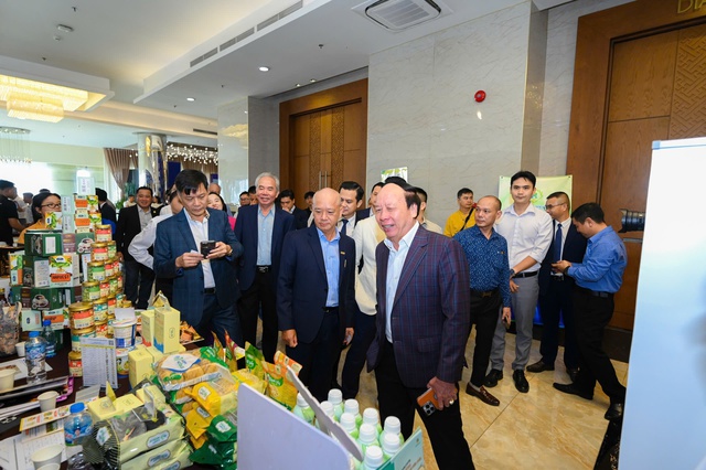 Các Đại biểu tham gia các dan hàng của hội doanh nghiệp. Các Đại biểu tham gia các dan hàng của hội doanh nghiệp.