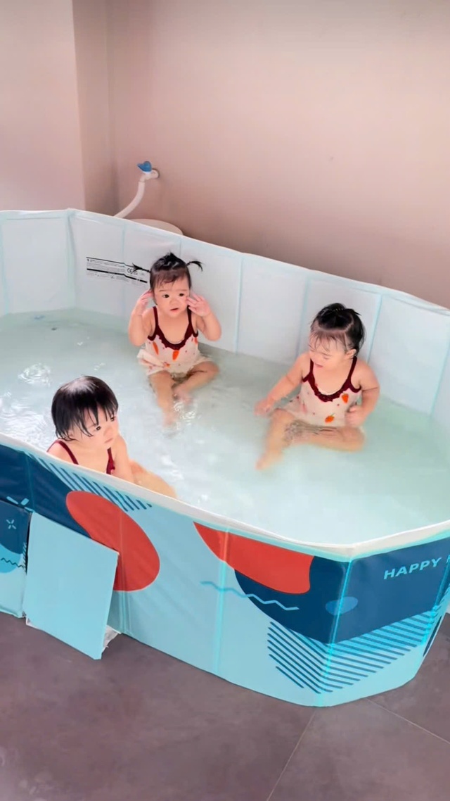 3 bình rượu mơ Dâu - Kem - Sữa đến chơi nhưng dân tình lại đặc biệt chú ý đến hành động của ông bà nội- Ảnh 4. 3 bình rượu mơ Dâu - hi88.con - Sữa đến chơi nhưng dân tình lại đặc biệt chú ý đến hành động của ông bà nội- Ảnh 4.