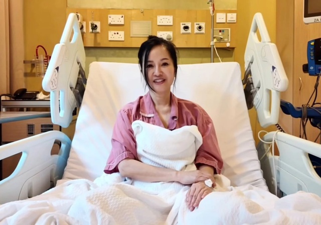 Diva Hồng Nhung sau chống chọi ung thư: Làm 1 việc ngay trên giường bệnh- Ảnh 1. Diva Hồng Nhung sau chống chọi ung thư: Làm 1 việc ngay trên giường bệnh- Ảnh 1.