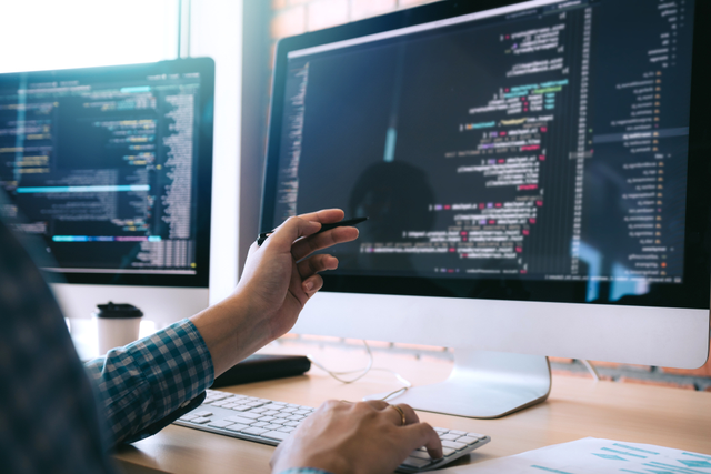 CEO GitHub: Không sa thải kỹ sư phần mềm trong thời đại AI, đây mới là điều các công ty "thông minh nhất" nên làm- Ảnh 2. CEO GitHub: Không sa thải kỹ sư phần mềm trong thời đại AI, đây mới là điều các công ty "thông minh nhất" nên làm- Ảnh 2.