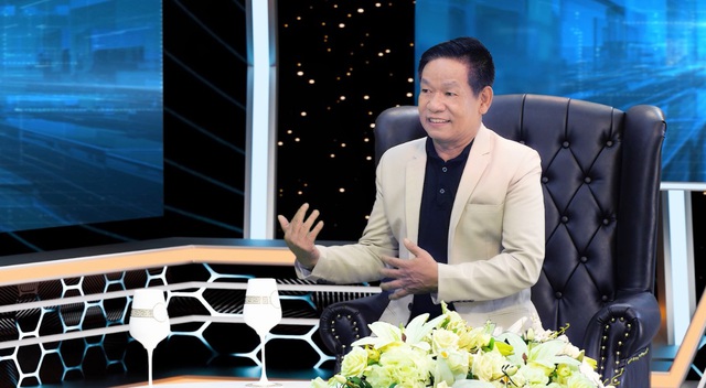 "Tôi qua nhà Diễm Hương chơi, thấy cô ấy làm một việc kỳ lạ"- Ảnh 1.