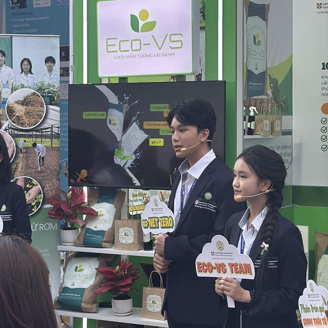 Em trai b&iacute; ẩn của Hằng T&uacute;i bất ngờ lộ diện, mới 15 tuổi đ&atilde; đẹp trai như nam thần- Ảnh 5.