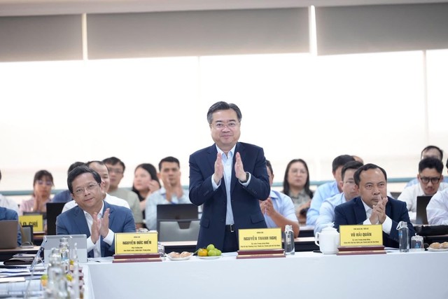 ĐHQG-HCM tổ chức tọa đàm “Đô thị thông minh – Khung pháp lý và lộ trình triển khai” - Hướng đến xây dựng Khu đô thị đại học thông minh thí điểm tại TP.HCM- Ảnh 1.