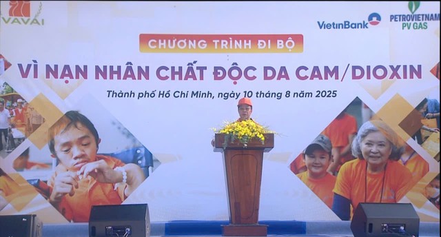 Gần 6.000 người tham gia đi bộ vì nạn nhân chất độc da cam tại TP HCM
- Ảnh 1.
