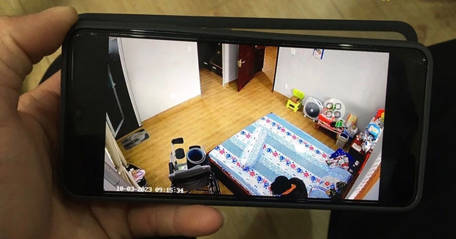 Lướt camera ở nhà, tôi nhìn thấy mình tưởng bình thường nhưng lại không thể rời mắt, xem lại 10 lần- Ảnh 1.