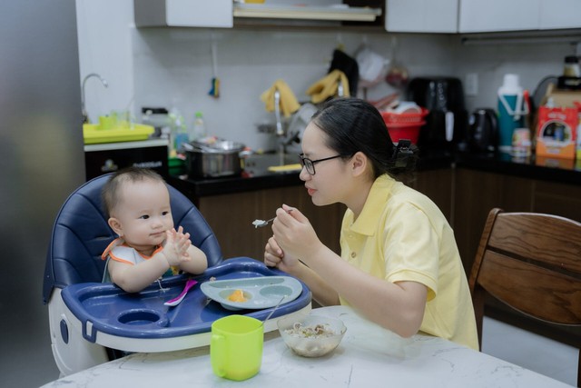 Tranh cãi nảy lửa: 1 mom sống giữa trung tâm Hà Nội đăng tuyển người làm việc 12 tiếng/ngày, vừa chăm bé vừa dọn nhà với mức lương 5-6 triệu- Ảnh 3. Tranh cãi nảy lửa: 1 mom sống giữa trung tâm Hà Nội đăng tuyển người làm việc 12 tiếng/ngày, vừa chăm bé vừa dọn nhà với mức lương 5-6 triệu- Ảnh 3.
