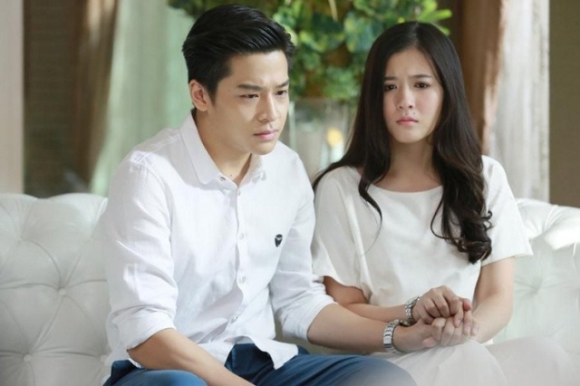 Thấy chồng đưa phong bì "tiền nhà ngoại" dày cộp, tôi mở ra mà lạnh sống lưng- Ảnh 1. Thấy chồng đưa phong bì "tiền nhà ngoại" dày cộp, tôi mở ra mà lạnh sống lưng- Ảnh 1.