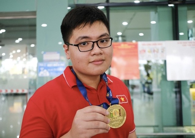 Huy chương vàng Olympic Tin học quốc tế 2025 chọn Chương trình Tiên tiến Trường ĐH Khoa học Tự nhiên ĐHQG-HCM- Ảnh 1. Huy chương vàng Olympic Tin học quốc tế 2025 chọn Chương trình Tiên tiến Trường ĐH Khoa học Tự nhiên ĐHQG-HCM- Ảnh 1.