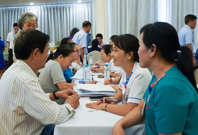 Bệnh viện Thống Nhất chung tay chăm sóc sức khỏe người cao tuổi: “Khỏe để sống vui"- Ảnh 5.