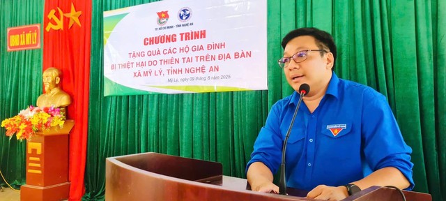 Tuổi trẻ thành phồ Hồ Chí Minh hướng về đồng bào Nghệ An - Chung tay khắc phục hậu quả sau bão số 3 (Wipha)- Ảnh 1. Tuổi trẻ thành phồ Hồ Chí mitom bong da truc tiep hướng về đồng bào Nghệ An - Chung tay khắc phục hậu quả sau bão số 3 (Wipha)- Ảnh 1.