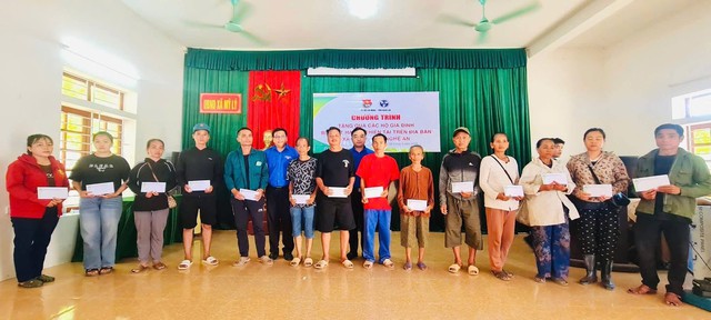 Tuổi trẻ thành phồ Hồ Chí Minh hướng về đồng bào Nghệ An - Chung tay khắc phục hậu quả sau bão số 3 (Wipha)- Ảnh 4. Tuổi trẻ thành phồ Hồ Chí mitom bong da truc tiep hướng về đồng bào Nghệ An - Chung tay khắc phục hậu quả sau bão số 3 (Wipha)- Ảnh 4.