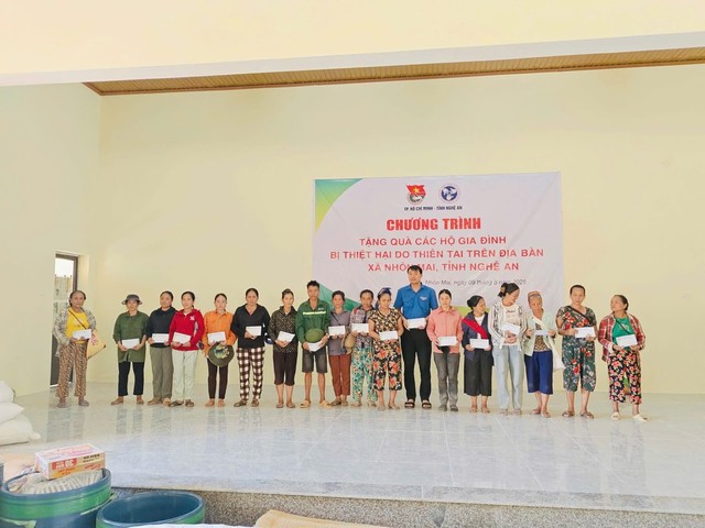 Tuổi trẻ thành phồ Hồ Chí Minh hướng về đồng bào Nghệ An - Chung tay khắc phục hậu quả sau bão số 3 (Wipha)- Ảnh 5. Tuổi trẻ thành phồ Hồ Chí mitom bong da truc tiep hướng về đồng bào Nghệ An - Chung tay khắc phục hậu quả sau bão số 3 (Wipha)- Ảnh 5.