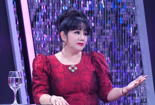 Nữ ca sĩ mua nhà cửa, xe cộ, đi hát nhận hàng cây vàng: Hơn 1 thập kỷ bị hỏi chuyện chồng con- Ảnh 1.