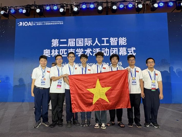 100% học sinh tham gia đều đoạt giải tại Olympic Trí tuệ nhân tạo quốc tế 2025 – Việt Nam khẳng định vị thế trên đấu trường trí tuệ toàn cầu- Ảnh 2. 100% học sinh tham gia đều đoạt giải tại Olympic Trí tuệ nhân tạo quốc tế 2025 – Việt Nam khẳng định vị thế trên đấu trường trí tuệ toàn cầu- Ảnh 2.