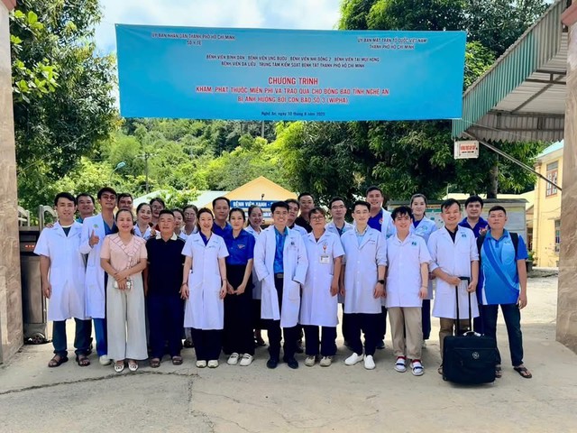 Bão tan, nghĩa tình còn ở lại: Hành trình của đoàn y bác sĩ Tp.Hồ Chí Minh- Ảnh 1. Bão tan, nghĩa tình còn ở lại: Hành trình của đoàn y bác sĩ Tp.Hồ Chí Minh- Ảnh 1.