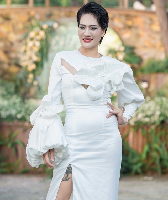 Diễn viên Minh Cúc gây ấn tượng trên sàn catwalk- Ảnh 1. Diễn viên Minh Cúc gây ấn tượng trên sàn catwalk- Ảnh 1.