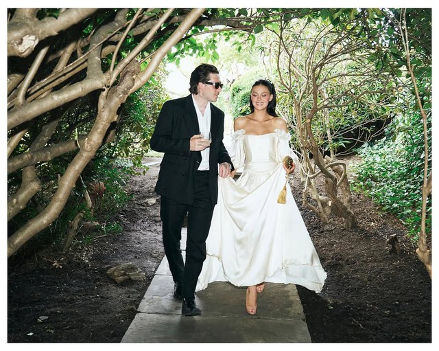 Brooklyn Beckham và vợ ái nữ nhà tỷ phú bị chê "phô trương", làm tổn thương sâu sắc bố mẹ đẻ- Ảnh 3. Brooklyn Beckham và vợ ái nữ nhà tỷ phú bị chê "phô trương", làm tổn thương sâu sắc bố mẹ đẻ- Ảnh 3.
