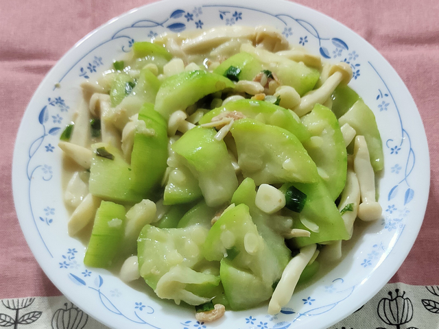 5 loại rau củ "không thuốc trừ sâu" lại bổ như sâm, nhưng nhiều người vẫn chưa biết- Ảnh 2. 5 loại rau củ "không thuốc trừ sâu" lại bổ như sâm, nhưng nhiều người vẫn chưa biết- Ảnh 2.